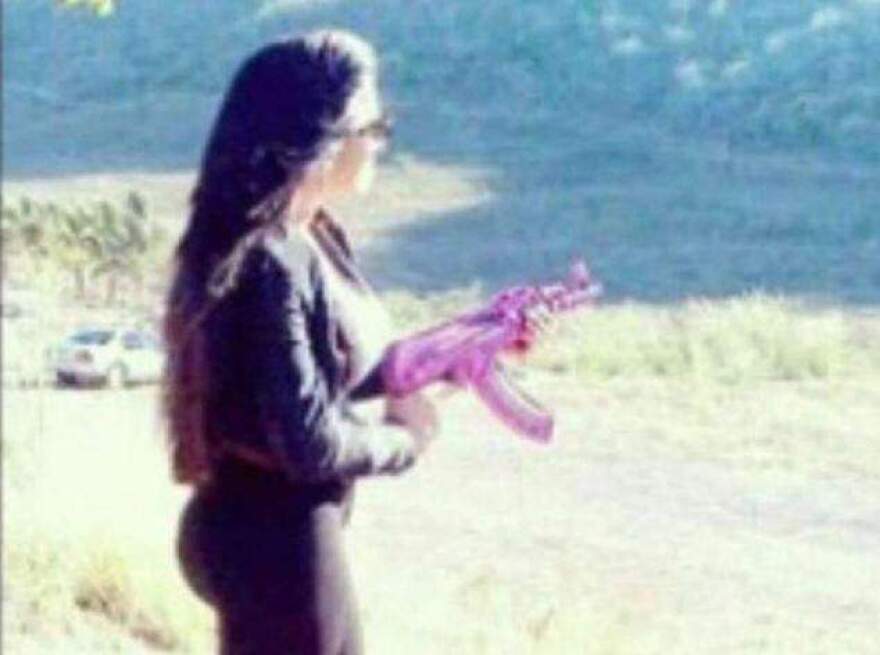 Μυστήριο με τον θάνατο της σέξι δολοφόνου του καρτέλ του Ελ Τσάπο