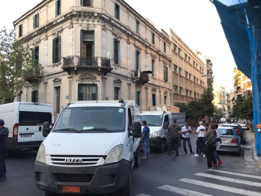 Επιχείρηση της ΕΛΑΣ για εκκένωση σε δυο υπό κατάληψη κτήρια στην Αχαρνών