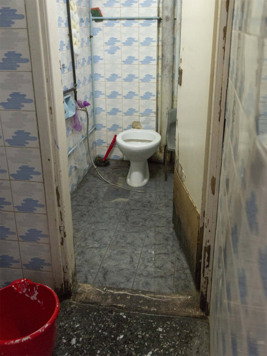 Επιχείρηση ΕΛΑΣ: Δείτε φωτογραφίες από τις καταλήψεις στην Αχαρνών - Βρήκαν και πιστόλια