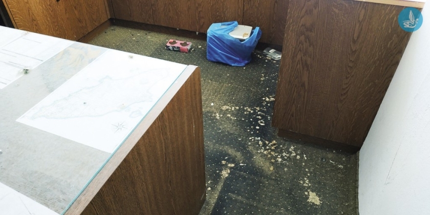 Ρόδος: Εικόνες ντροπής στο πρώην δημαρχείο Ιαλυσού - Βρωμιά και ακαθαρσίες σ' όλο τον χώρο