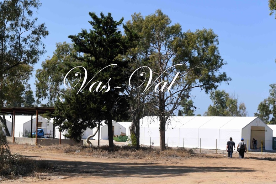 Στη δομή φιλοξενίας Κορίνθου 214 αλλοδαποί από τα υπό κατάληψη κτίρια της Αχαρνών