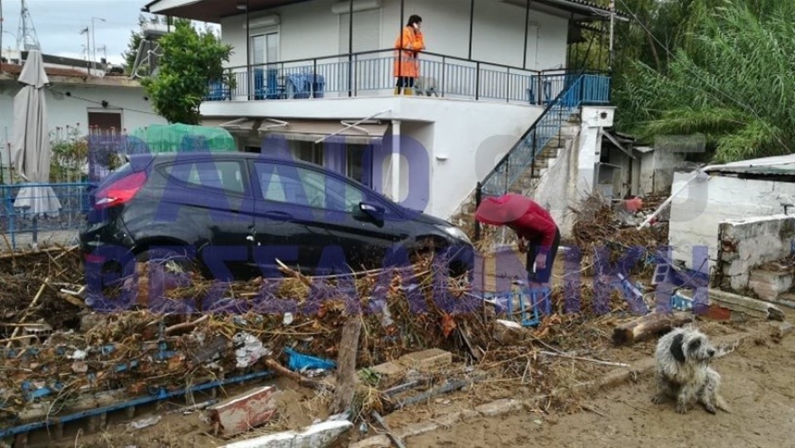 Κακοκαιρία στη Θεσσαλονίκη: Εικόνες καταστροφής - Δρόμοι «ποτάμια» και πλημμυρισμένα σπίτια