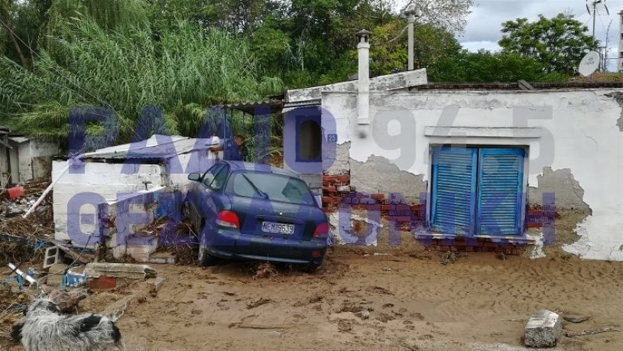 Κακοκαιρία στη Θεσσαλονίκη: Εικόνες καταστροφής - Δρόμοι «ποτάμια» και πλημμυρισμένα σπίτια