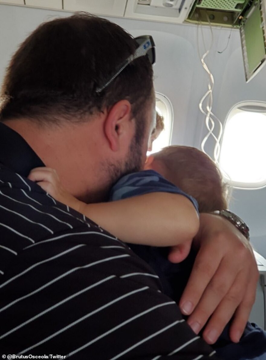 Πανικός σε πτήση της Delta που έπεσε 30.000 πόδια σε επτά λεπτά! 