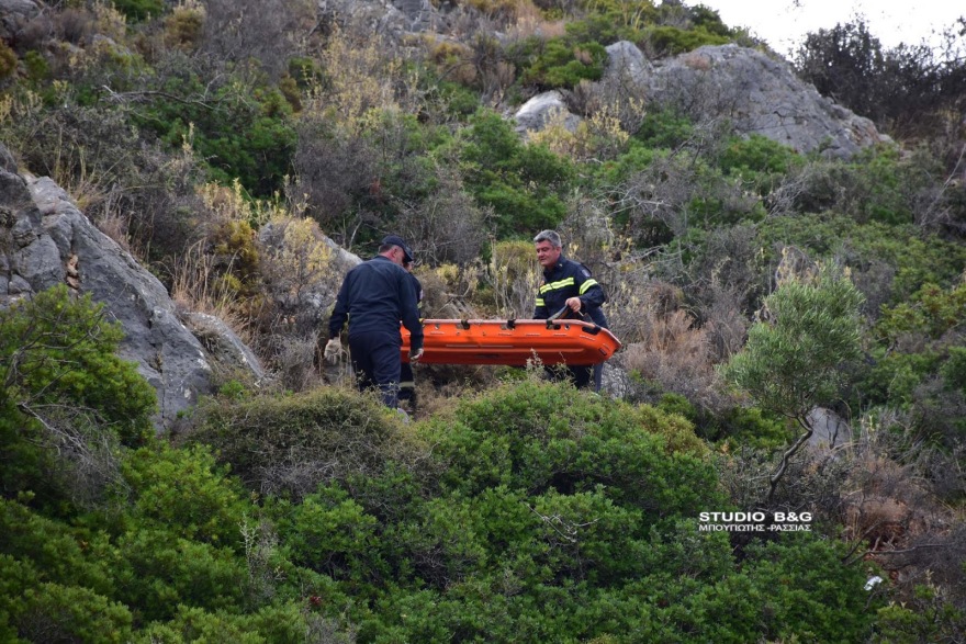 Ναύπλιο: «Βουτιά θανάτου» για οδηγό που έπεσε με το αυτοκίνητό του σε γκρεμό