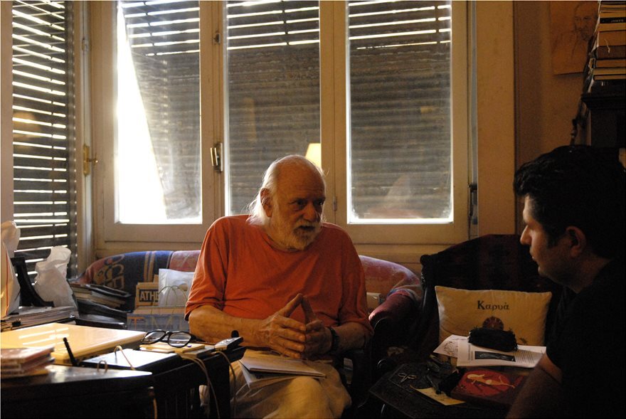 Νάνος Βαλαωρίτης: Το τελευταίο αντίο στον μεγάλο ποιητή και συγγραφέα 