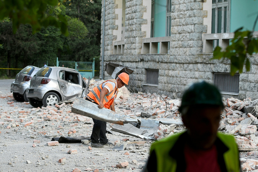 Σεισμός στην Αλβανία: Δεκάδες τραυματίες, ζημιές και πανικός 