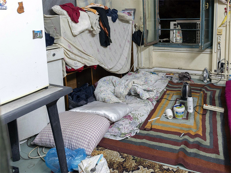 Εκκενώθηκε κι άλλη κατάληψη στο κέντρο: Πώς ζούσαν οι 130 μετανάστες στο παλιό σχολείο