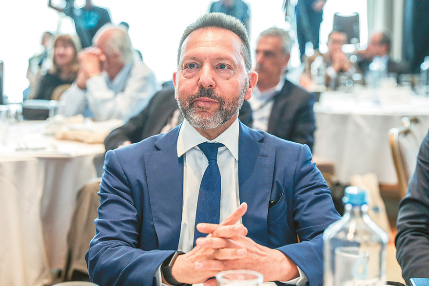 Σκευωρία Novartis: «Πακιστανικά» καρτοκινητά έδιναν στους... μάρτυρες 