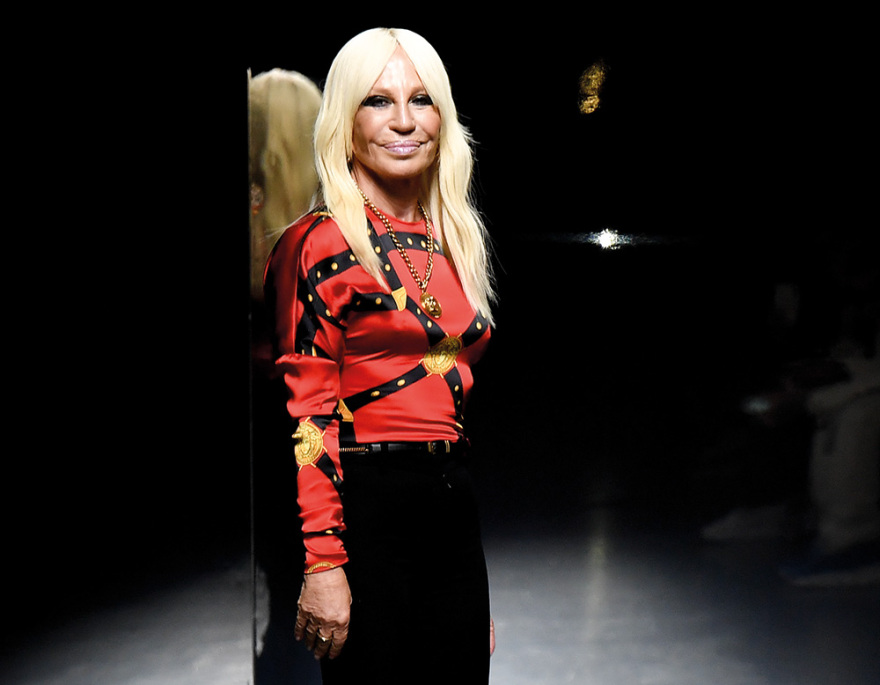 Ντονατέλα Βερσάτσε: Αγόρασε έπαυλη στη λίμνη των διασήμων