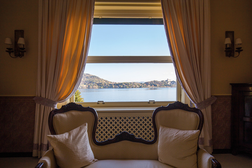 Ντονατέλα Βερσάτσε: Αγόρασε έπαυλη στη λίμνη των διασήμων