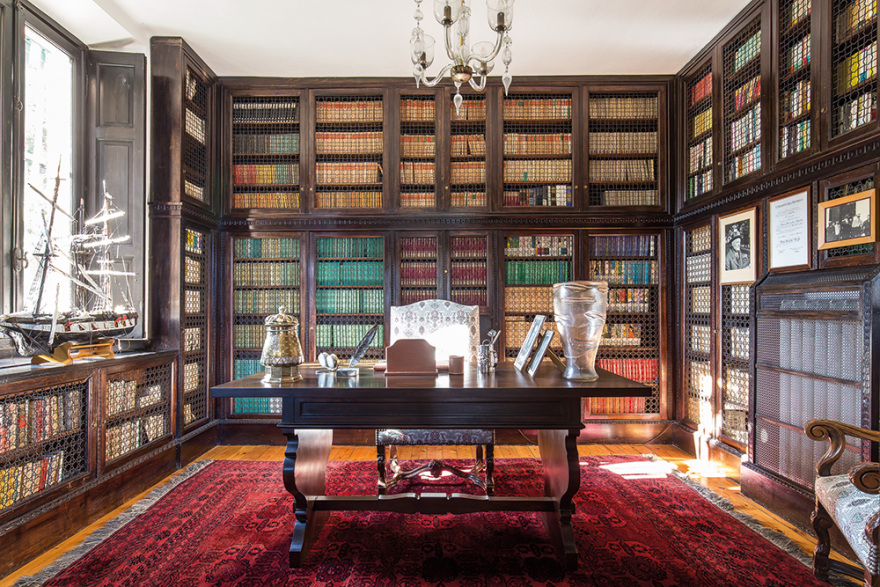 Ντονατέλα Βερσάτσε: Αγόρασε έπαυλη στη λίμνη των διασήμων