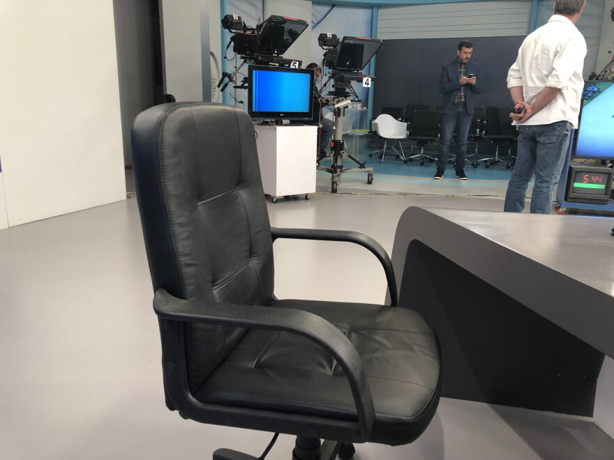 Στον Ant1 άλλαξαν καρέκλες μετά την... «τούμπα» του Γιώργου Παπαδάκη