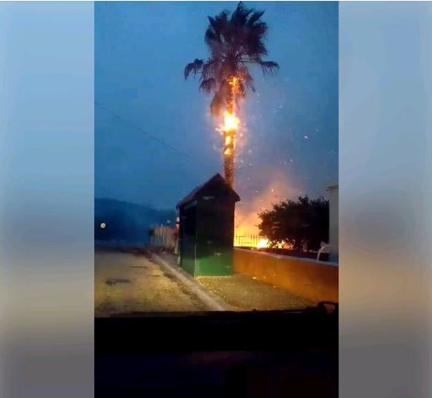 «Σαρώνει» η κακοκαιρία: 10.500 κεραυνοί στο Ιόνιο και τη Δυτική Ελλάδα έως τις 13:00