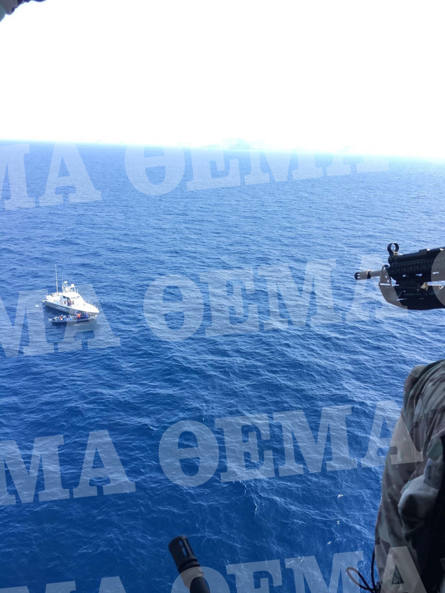 Άγρια καταδίωξη με φουσκωτά στο Αιγαίο: Βατραχάνθρωποι του Λιμενικού κυνηγούν βαρόνους ναρκωτικών