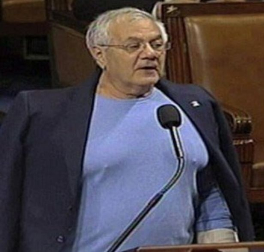 Το Twitter τρολάρει τον Τραμπ για τις θηλές της Ιβάνκα