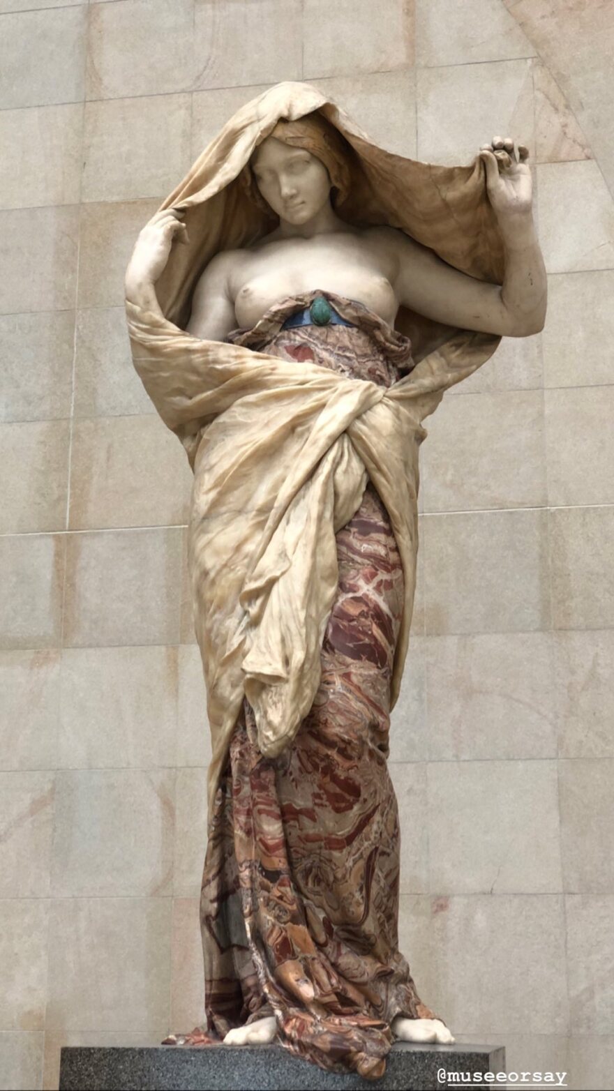 Η Κωνσταντίνα Σπυροπούλου στην εβδομάδα μόδας στο Παρίσι