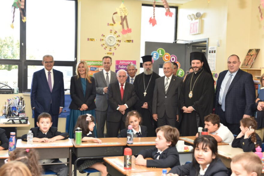 Η Μαρέβα Μητσοτάκη σε ελληνικά σχολεία της Νέας Υόρκης 