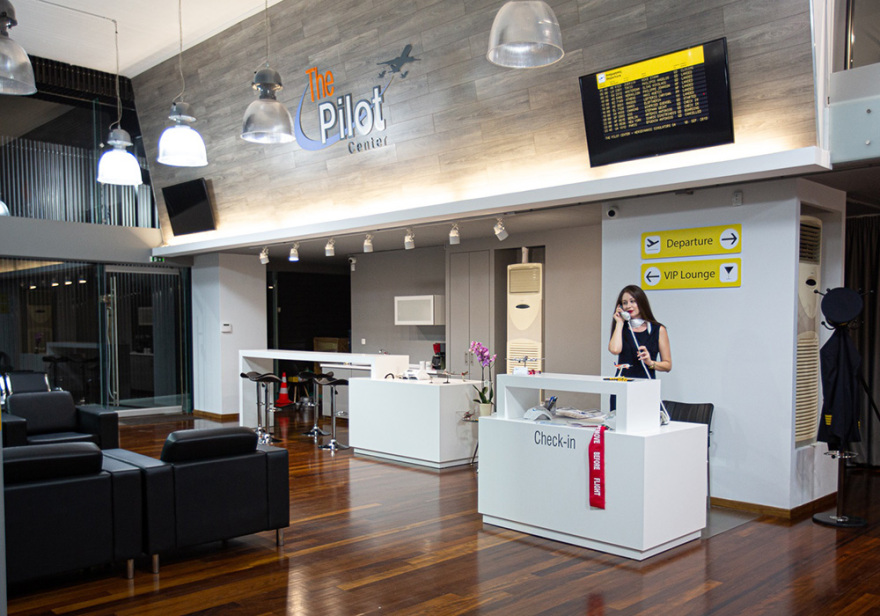 To πρώτο ψυχαγωγικό κέντρο προσομοιωτών πτήσης στην Ελλάδα «προσγειώθηκε» στη Βουλιαγμένης!