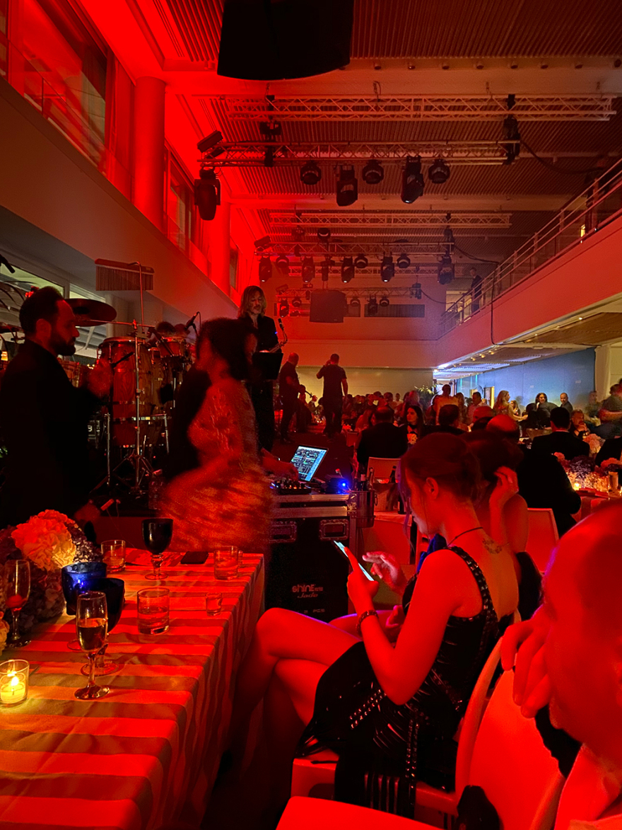 Αντώνης Ρέμος: Glam νύχτα στο Μονακό