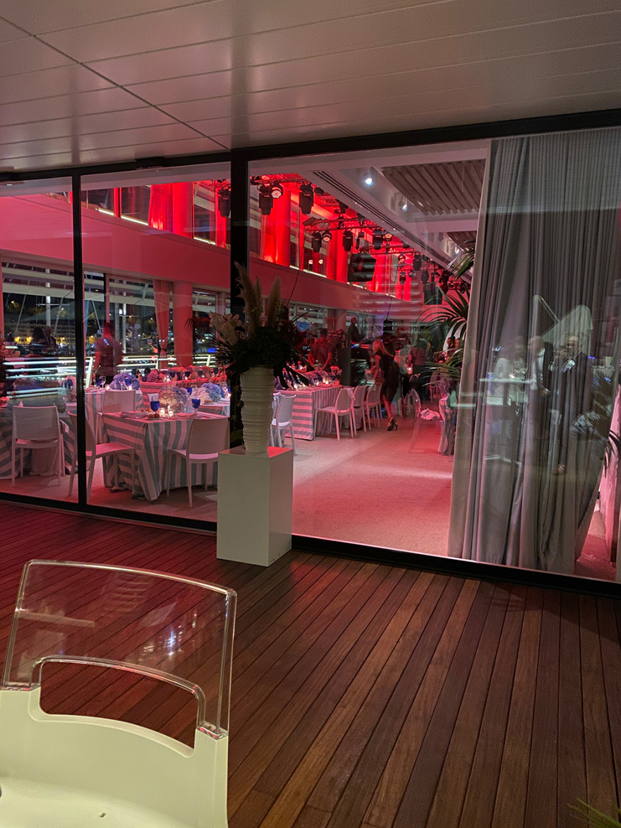 Αντώνης Ρέμος: Glam νύχτα στο Μονακό