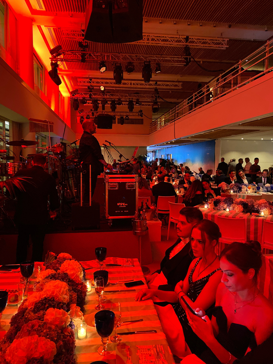 Αντώνης Ρέμος: Glam νύχτα στο Μονακό