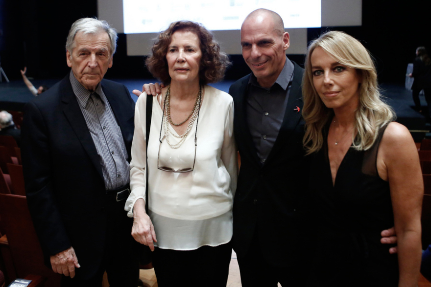 «Ενήλικοι στην Αίθουσα»: Ποιοι βρέθηκαν στην πρεμιέρα της ταινίας του  Κώστα Γαβρά