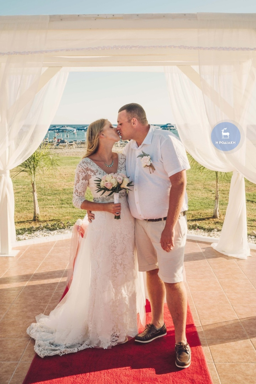 Τελικά o Τόμας Κουκ έκανε τον γάμο των ονείρων του στην Ελλάδα