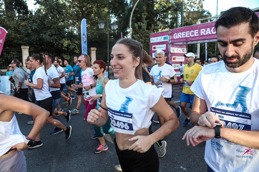 Φωτογραφίες: Πάνω από 36.000 δρομείς έτρεξαν ενάντια στον καρκίνο του μαστού