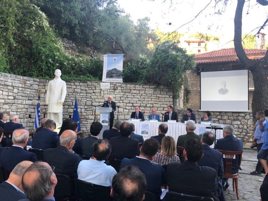 Παυλόπουλος από Καρύταινα: Χρέος μου να προστατεύω την ανεξαρτησία της Δικαιοσύνης - Μας εμπνέει το έργο του Δημητρακόπουλου