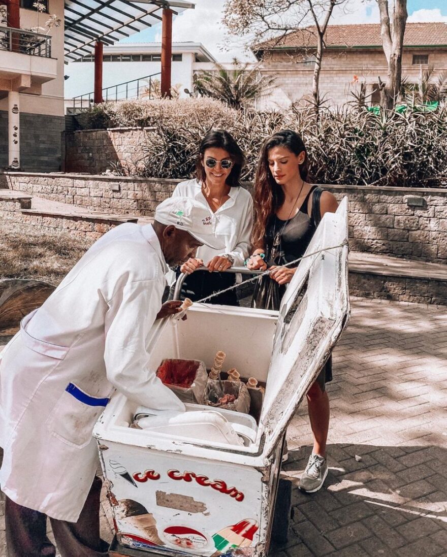 Χριστίνα Μπόμπα & Μαρίνα Βερνίκου: Οι κουμπάρες πήγαν Αφρική