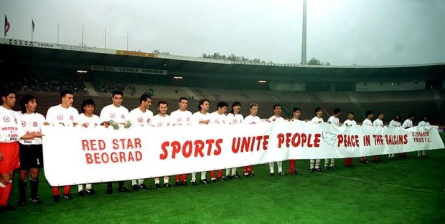 Ερυθρός Αστέρας-Ολυμπιακός: Μία βαθιά φιλία που κρατάει 33 χρόνια