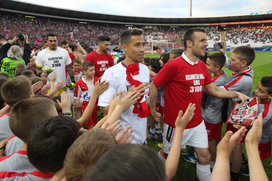Ερυθρός Αστέρας-Ολυμπιακός: Μία βαθιά φιλία που κρατάει 33 χρόνια
