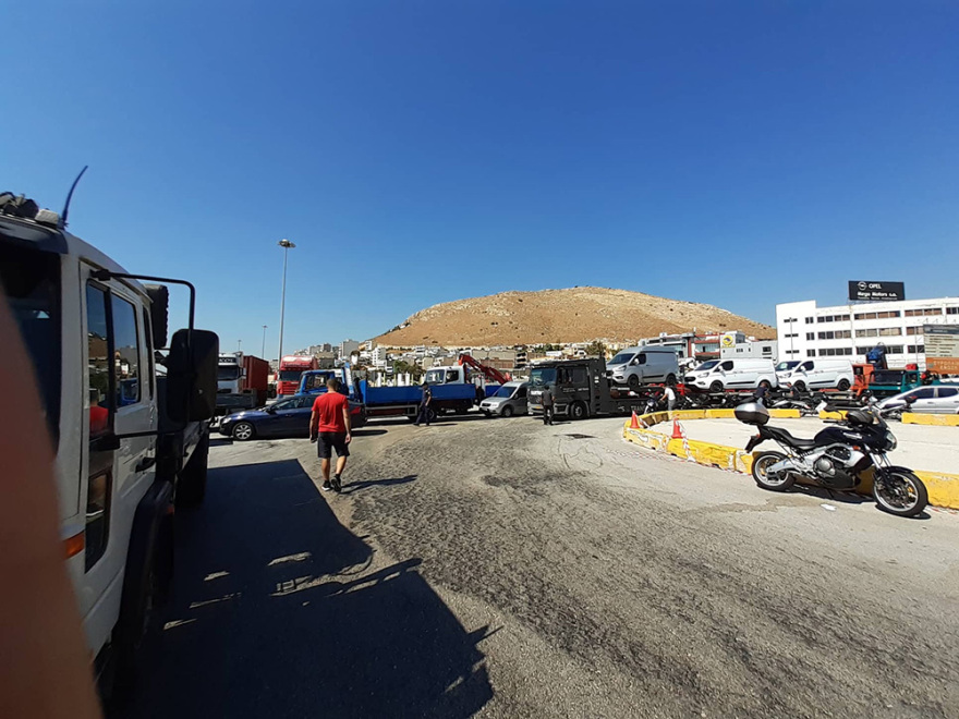 «Έμφραγμα» στο λιμάνι του Πειραιά: Εργαζόμενοι απέκλεισαν τον Σταθμό Εμπορευματοκιβωτίων 