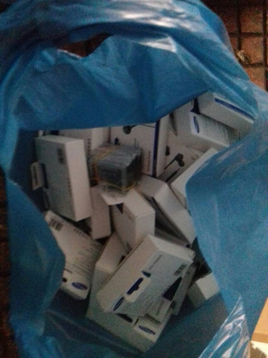 Πρόστιμα και κατασχέσεις σε καταστήματα ηλεκτρονικών ειδών και κινητής τηλεφωνίας