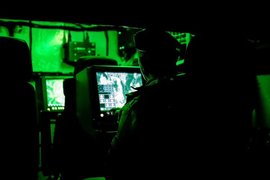 Μητσοτάκης από «Παρμενίωνα»: H άμυνα της χώρας βρίσκεται σε καλά χέρια