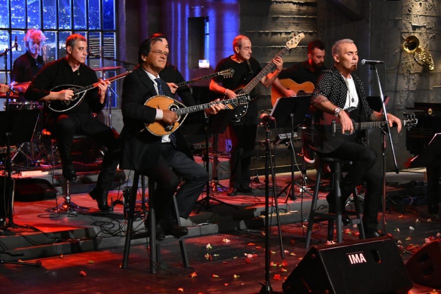 Στην υγειά μας ρε παιδιά: Πότε και με ποιους κάνει πρεμιέρα ο Σπύρος Παπαδόπουλος