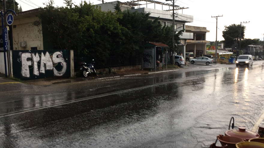 Καιρός: Σαρώνει η κακοκαιρία τη Δυτική Ελλάδα - Σφοδρή καταιγίδα έπληξε την Αττική 