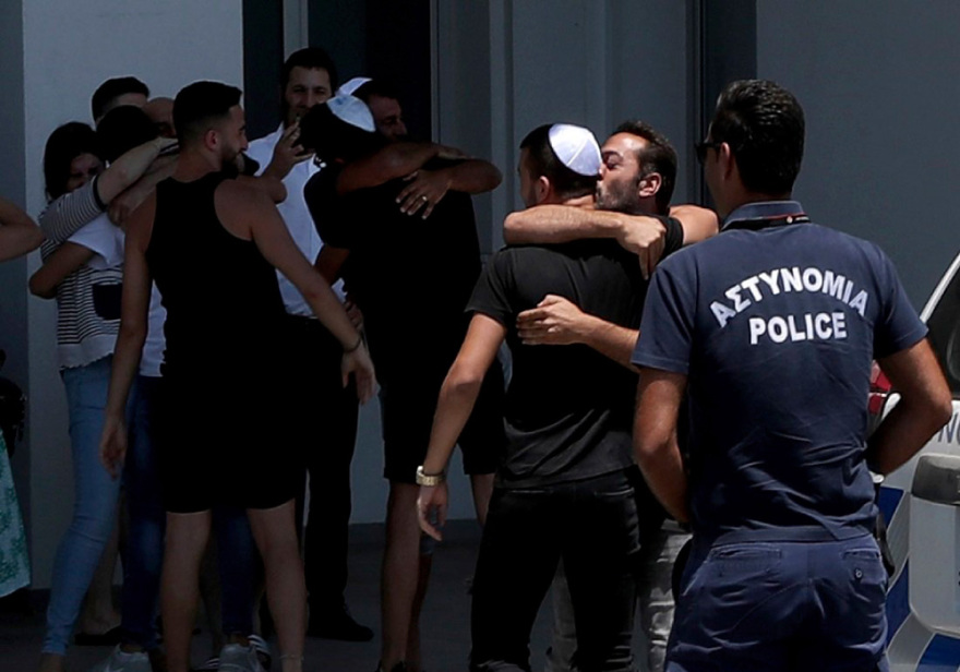 Δίκη Βρετανίδας στην Κύπρο: To βίντεο δείχνει πως το σεξ ήταν συναινετικό, όχι η καταγραφή του