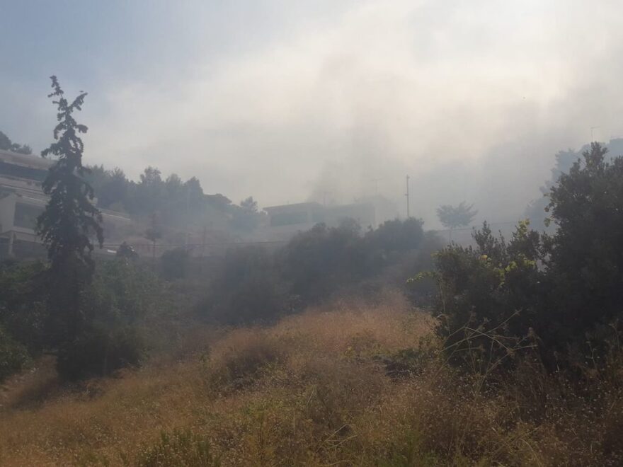 Φωτιά στο Ρέθυμνο - Κοντά σε σπίτια οι φλόγες