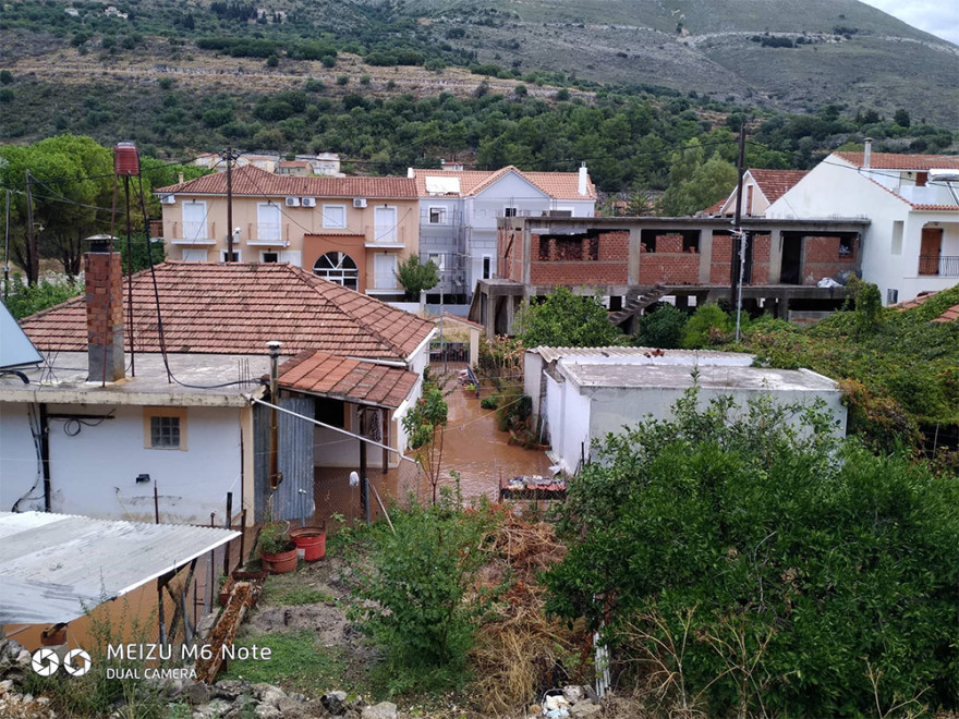 Κακοκαιρία σε όλη τη χώρα: Πλημμύρες και κατολισθήσεις στη Δυτική Ελλάδα