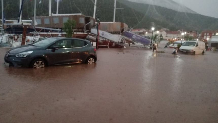 Κακοκαιρία σε όλη τη χώρα: Πλημμύρες και κατολισθήσεις στη Δυτική Ελλάδα