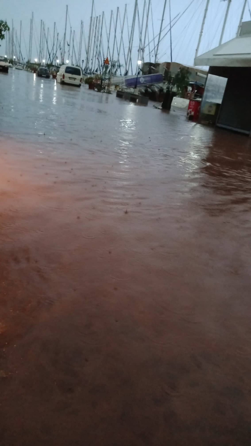 Καιρός: Η κακοκαιρία «σαρώνει» με καταστροφές σε όλη τη χώρα