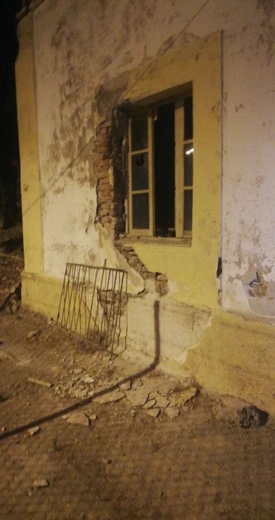 ΠΟΕΔΗΝ: Στο ψυχιατρείο Λέρου οι 154 ασθενείς ζουν μαζί με 1.500 πρόσφυγες και μετανάστες