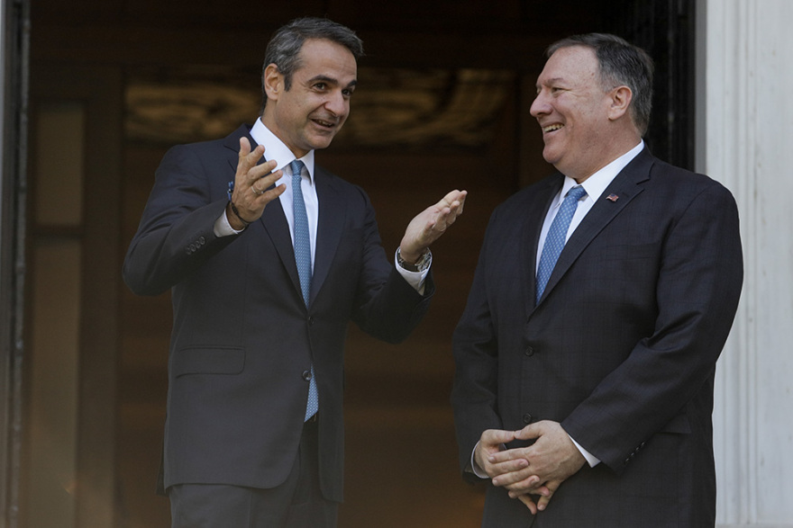 Θερμό κλίμα στη συνάντηση Μητσοτάκη-Πομπέο: Ο καιρός, οι γραβάτες και το Μουσείο Γουλανδρή