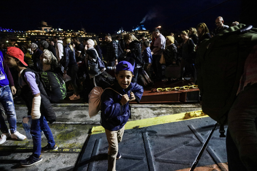 Στον Πειραιά πλοίο με 466 πρόσφυγες και μετανάστες από Λέσβο και Χίο 