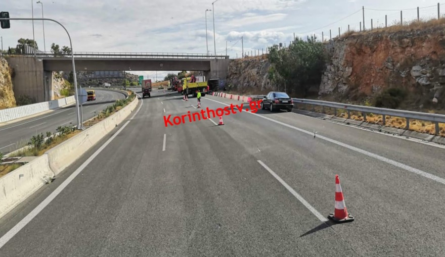 Μέγαρα: Ανετράπη φορτηγό στην Αθηνών - Κορίνθου