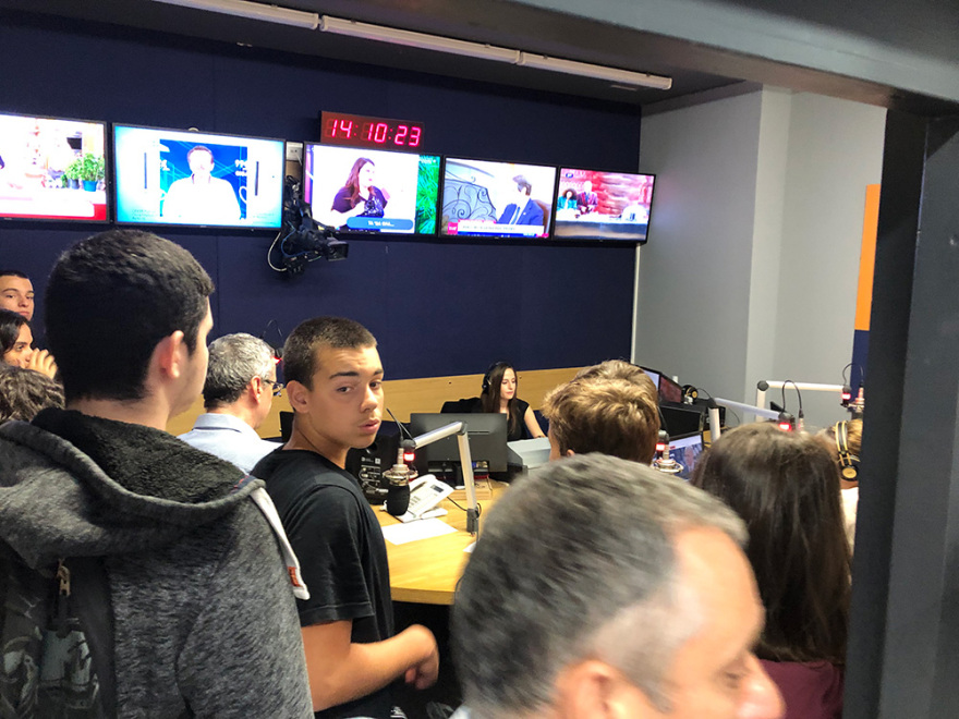 Μαθητές της Σχολής Μωραΐτη στις εγκαταστάσεις του Πρώτου ΘΕΜΑτος