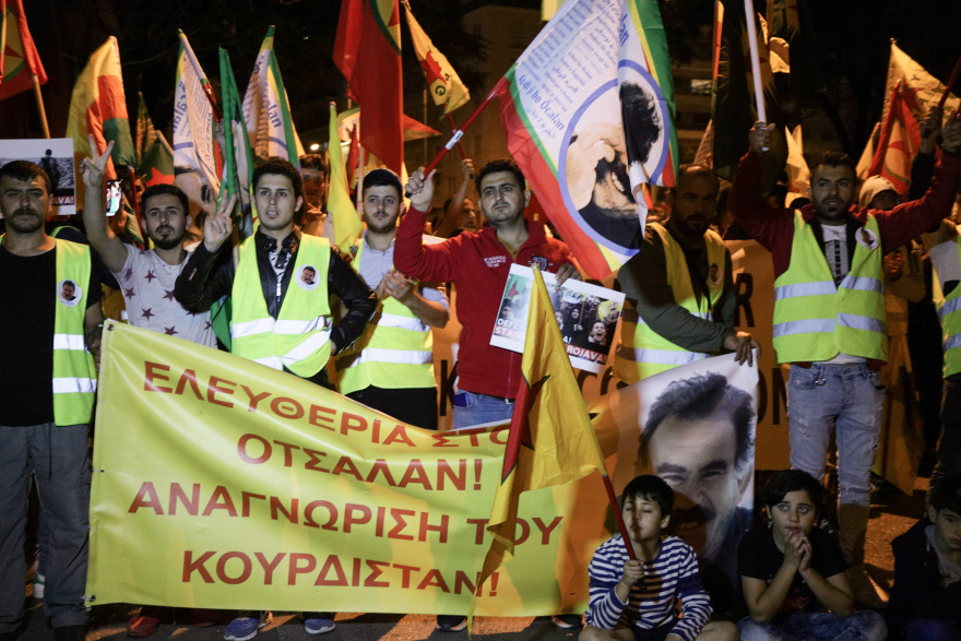 Πορεία Κούρδων στην τουρκική πρεσβεία στην Αθήνα