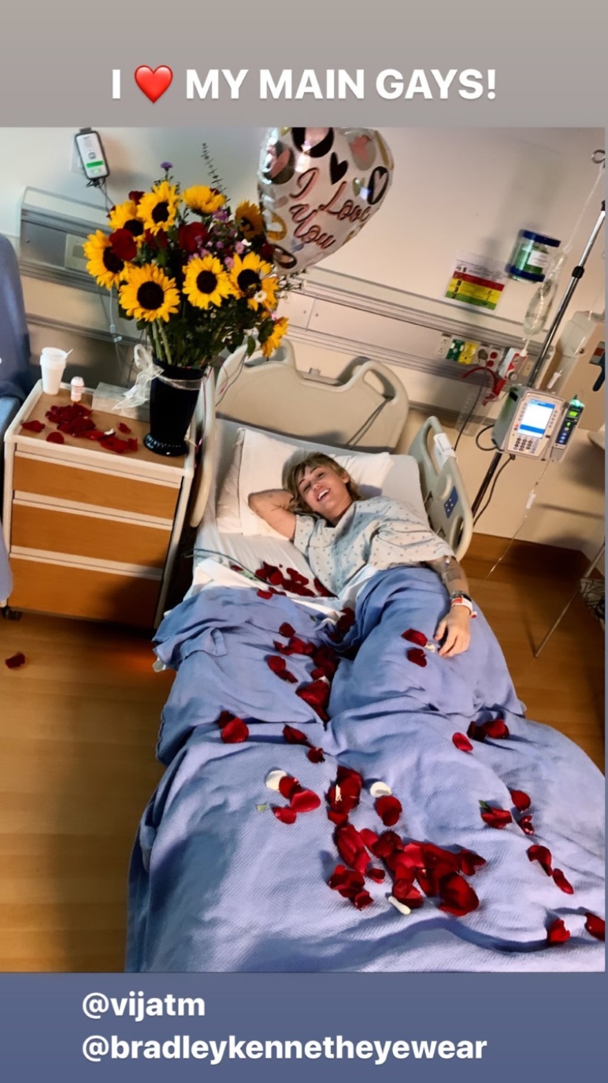 Στο νοσοκομείο η Μάιλι Σάιρους: Στο πλευρό της ο νέος της σύντροφος 